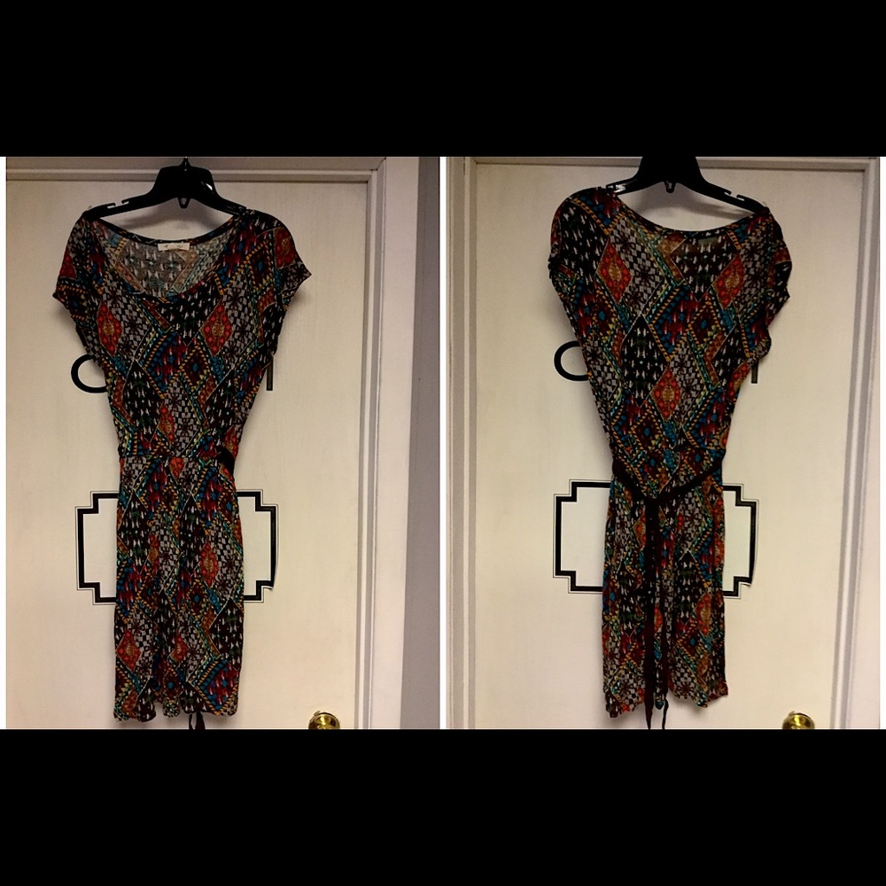 Forever 21 70s pattern tie back dress with pockets